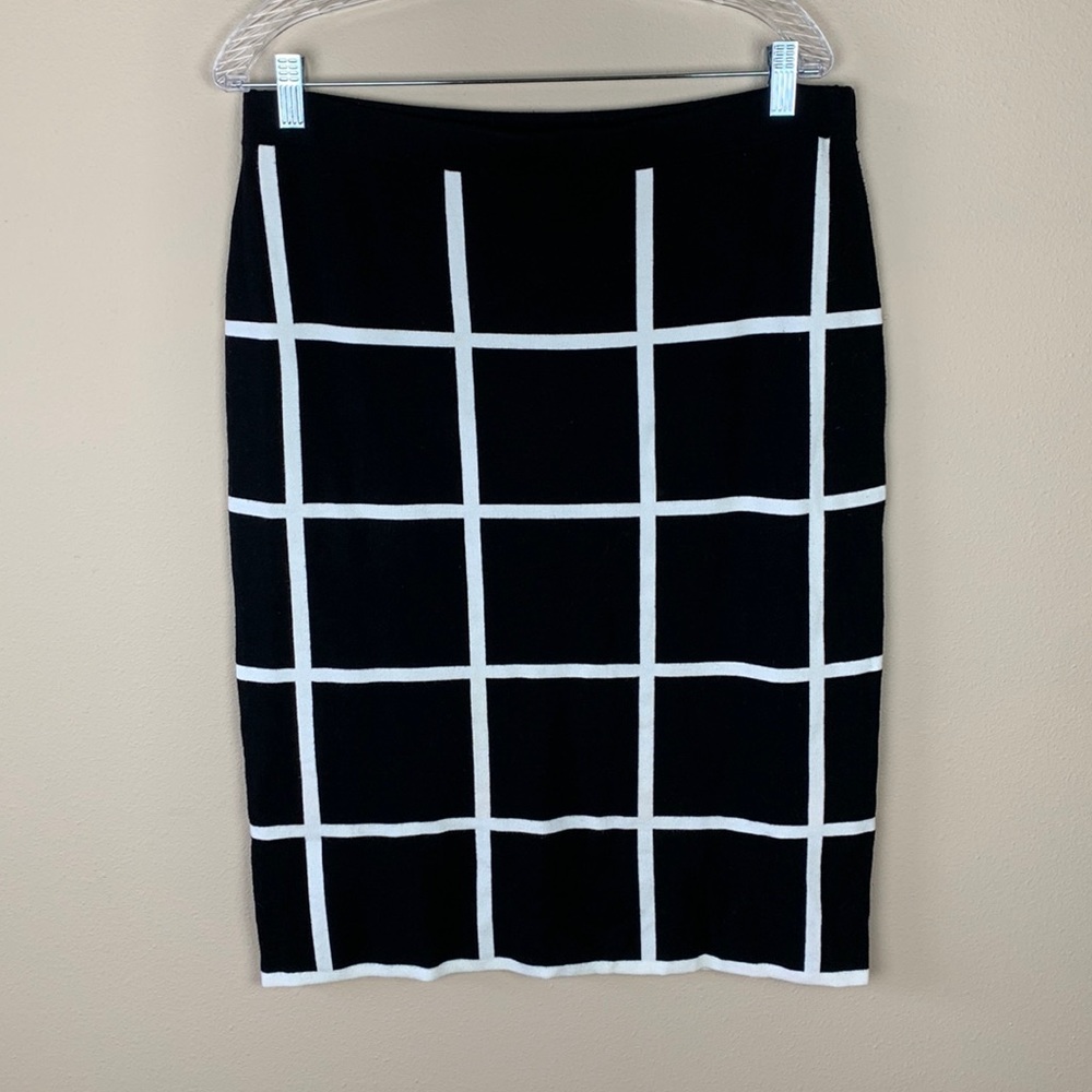 Vince Camuto Women’s Black and White Block Print Skirt Size Large